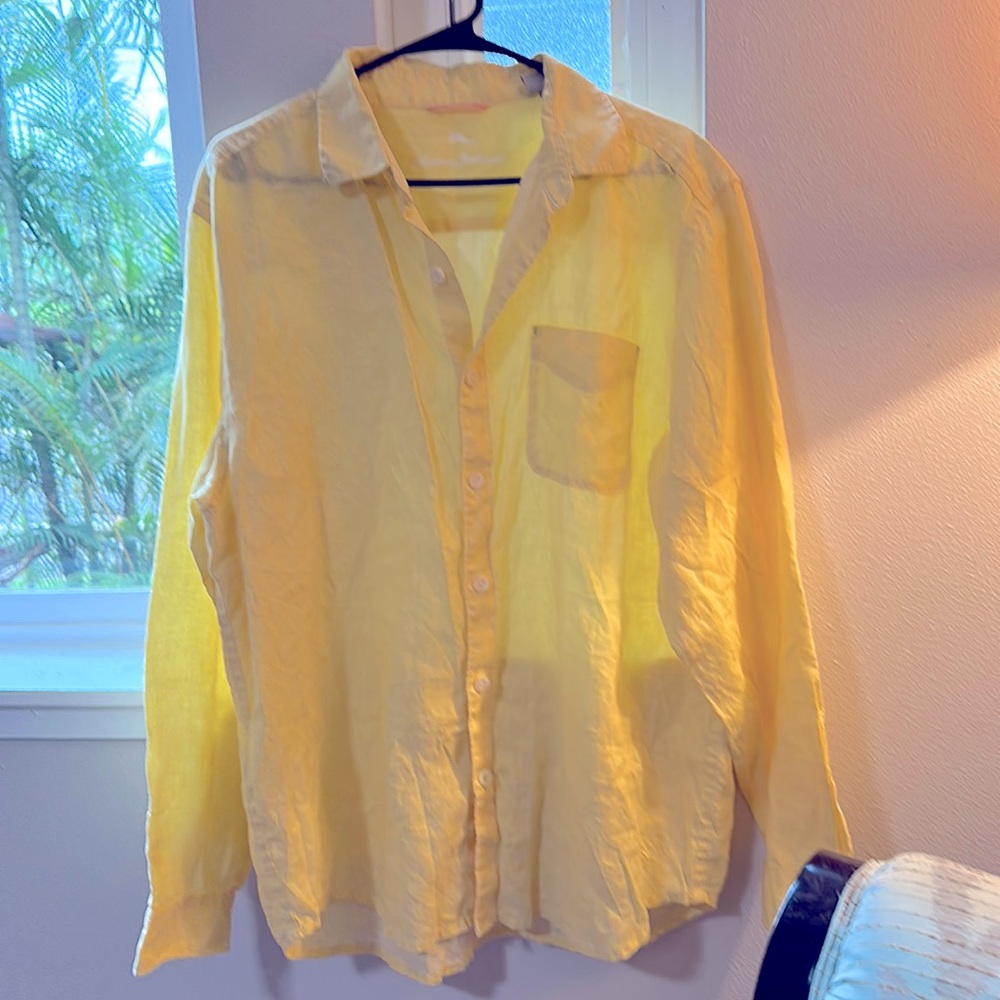 Men’s Tommy Bahama linen shirt EUC yellow